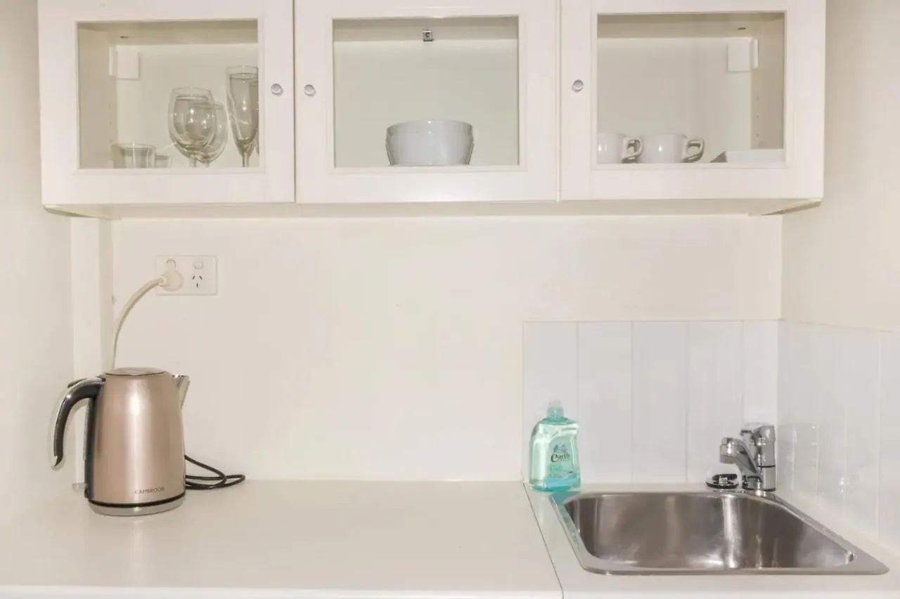 1 Bed Studio Apartment Near Eagle Street Brisbane